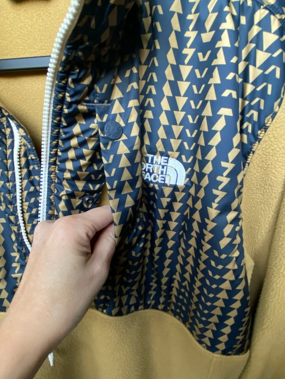 The North Face Men's Tan Fleece Half-Zip with Navy Biometric Pattern— LIKE NEW!